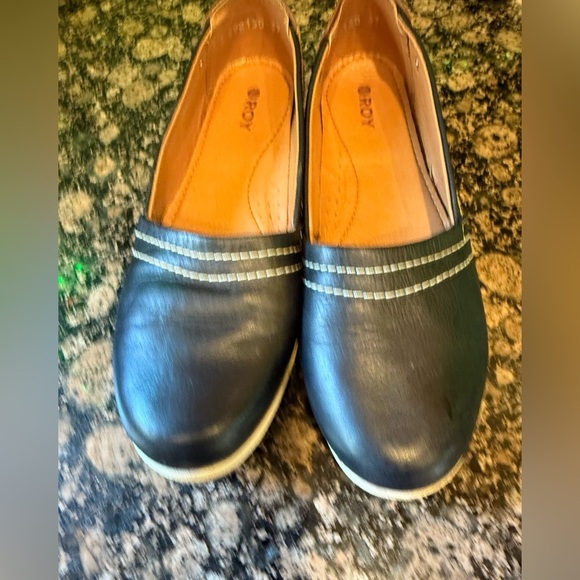 ROY ladies slip on leather loafers euro 37 US 6 1/2 very good condition - Picture 2 of 14